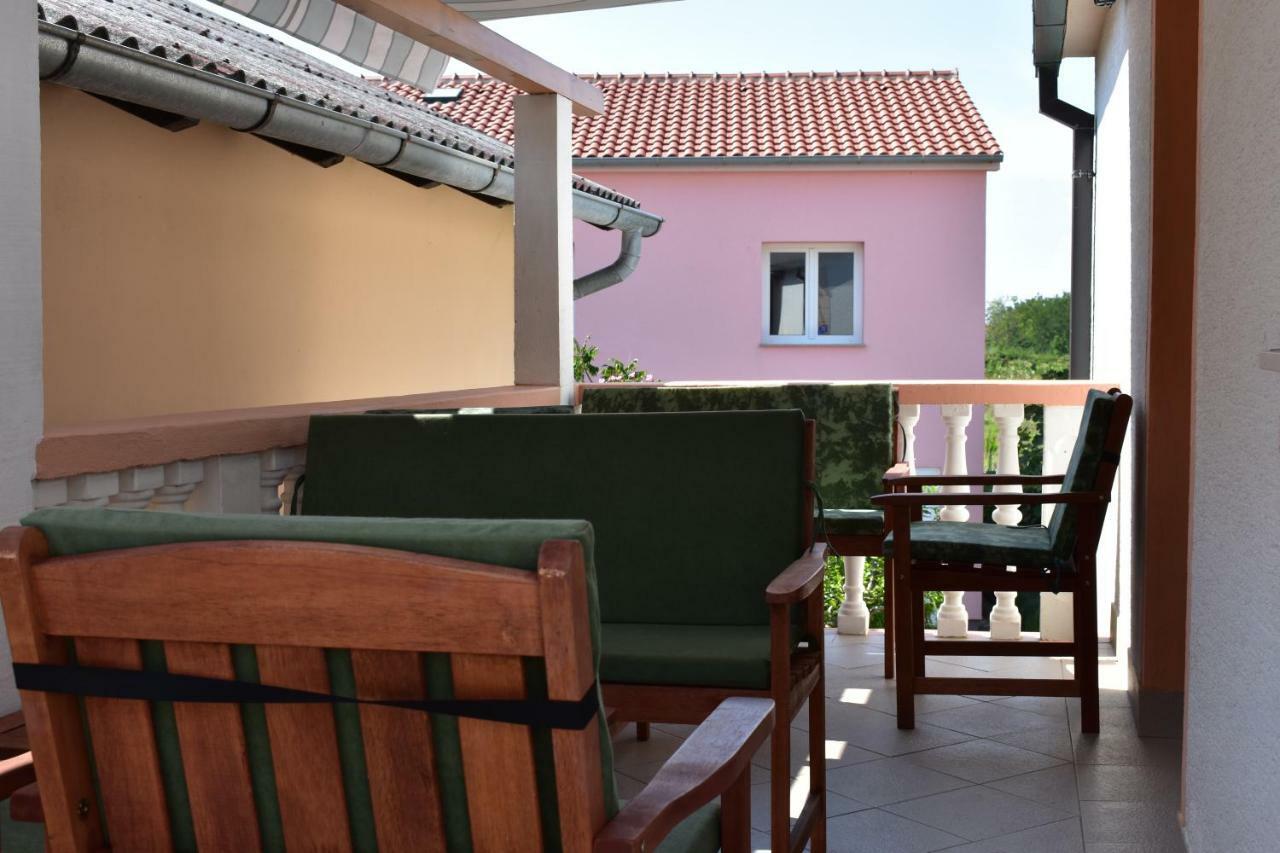 Apartman Nin-Dodo Exterior foto